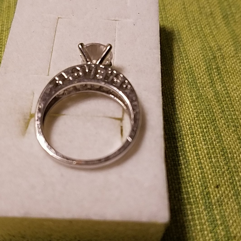 Vintage Ring - Picture 2 of 4